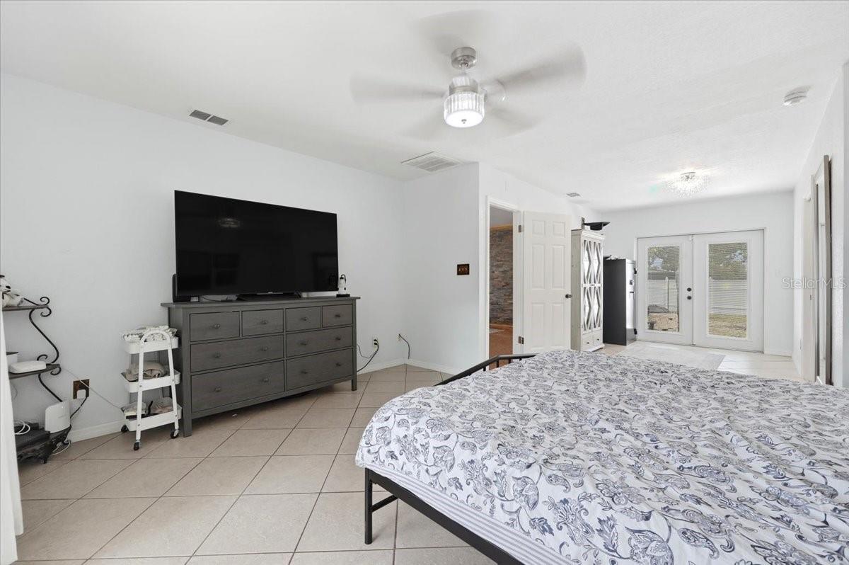 Image 16 of 45 For 450 Pomelo Street