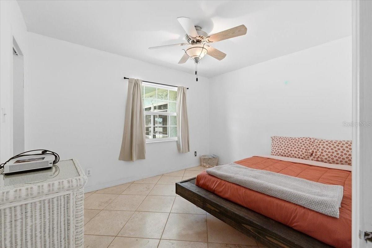Image 23 of 45 For 450 Pomelo Street