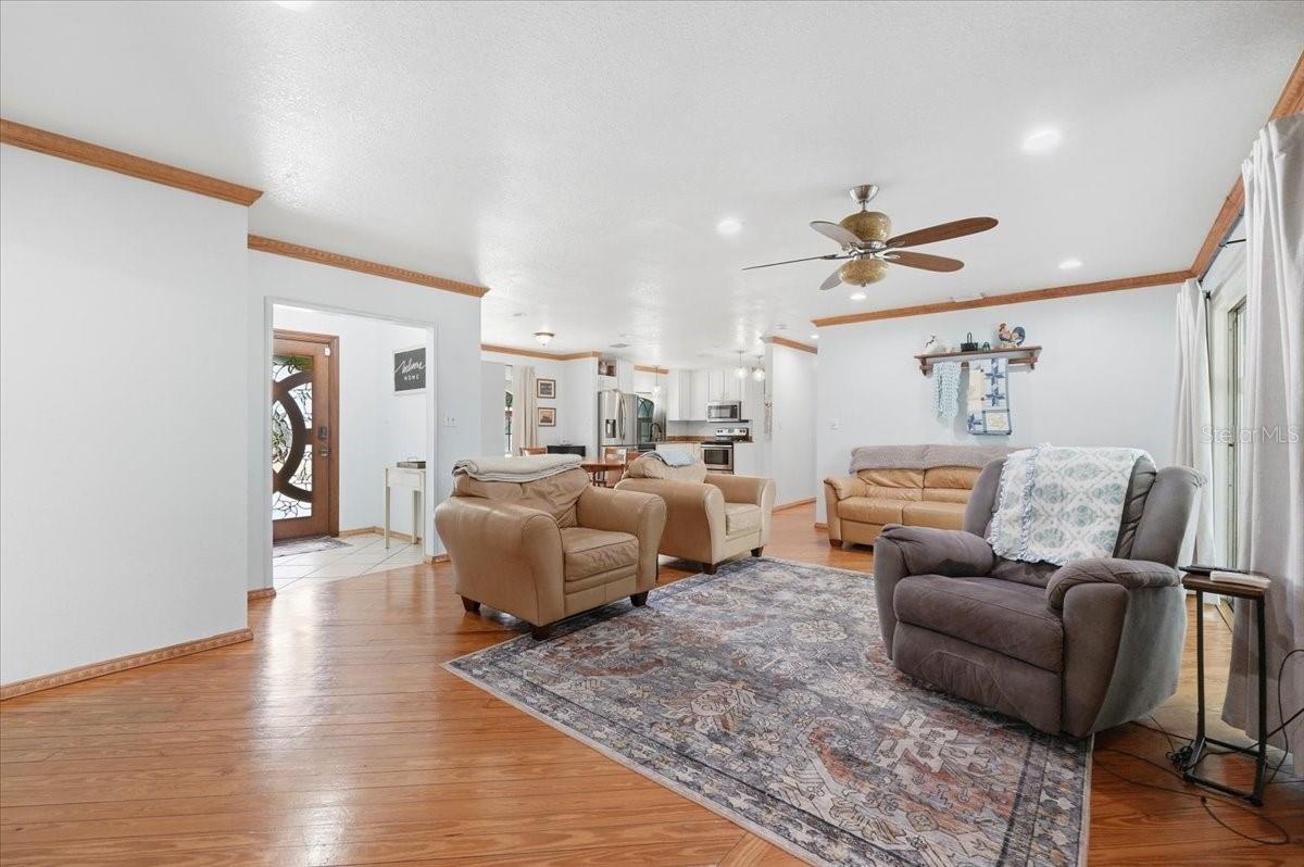 Image 6 of 45 For 450 Pomelo Street