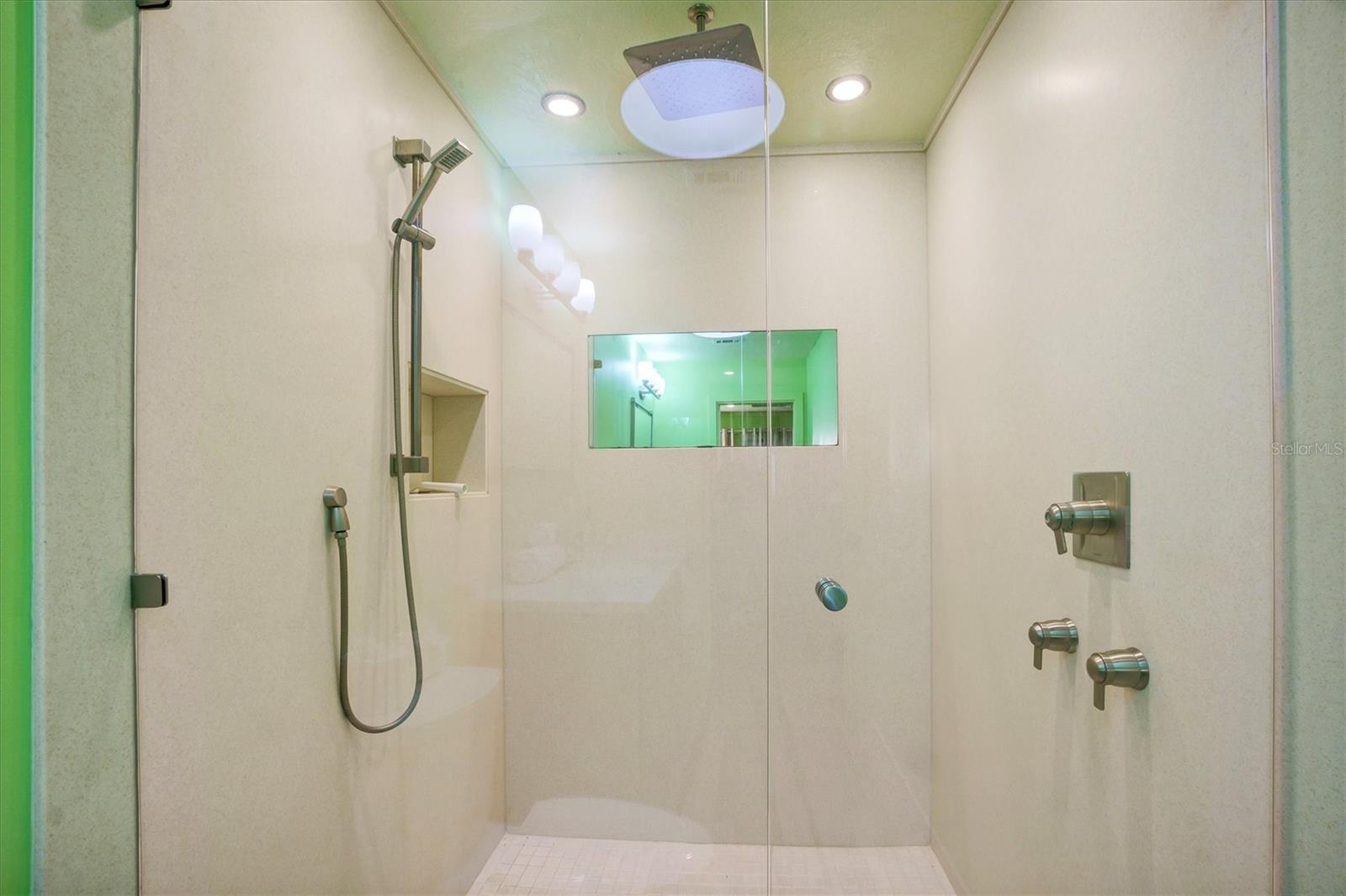 Image 21 of 46 For 455 Prestwick Place 455