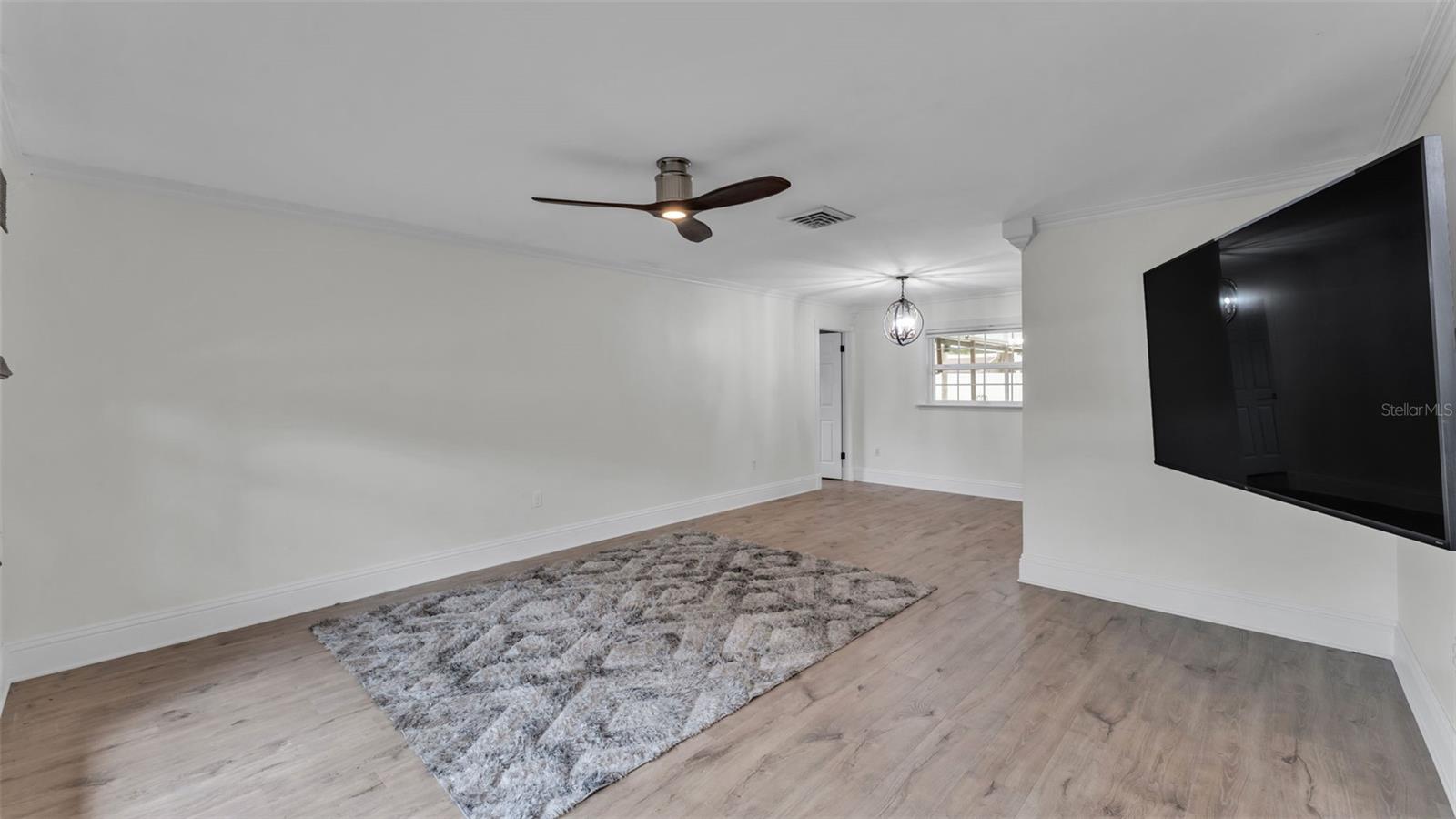 Image 15 of 44 For 4301 Orangewood Loop E
