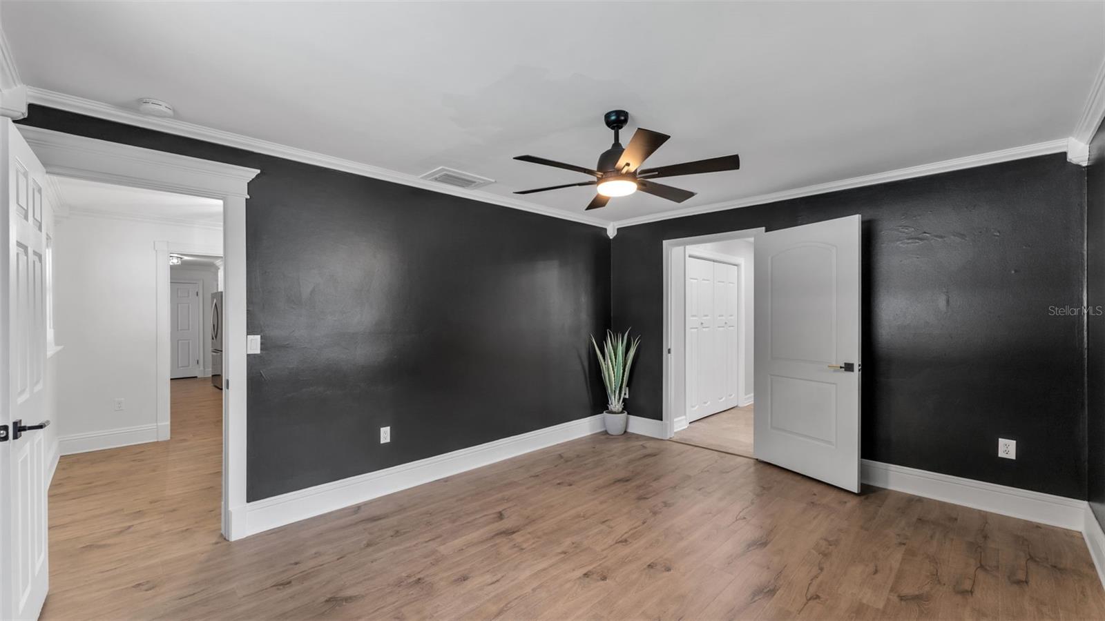 Image 21 of 44 For 4301 Orangewood Loop E