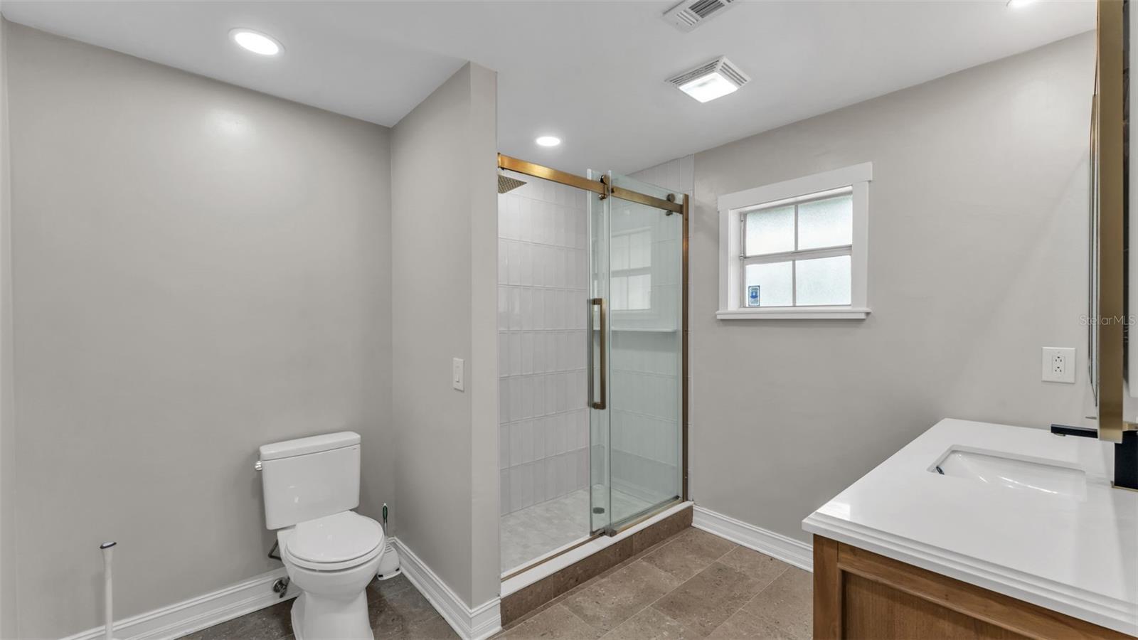 Image 22 of 44 For 4301 Orangewood Loop E