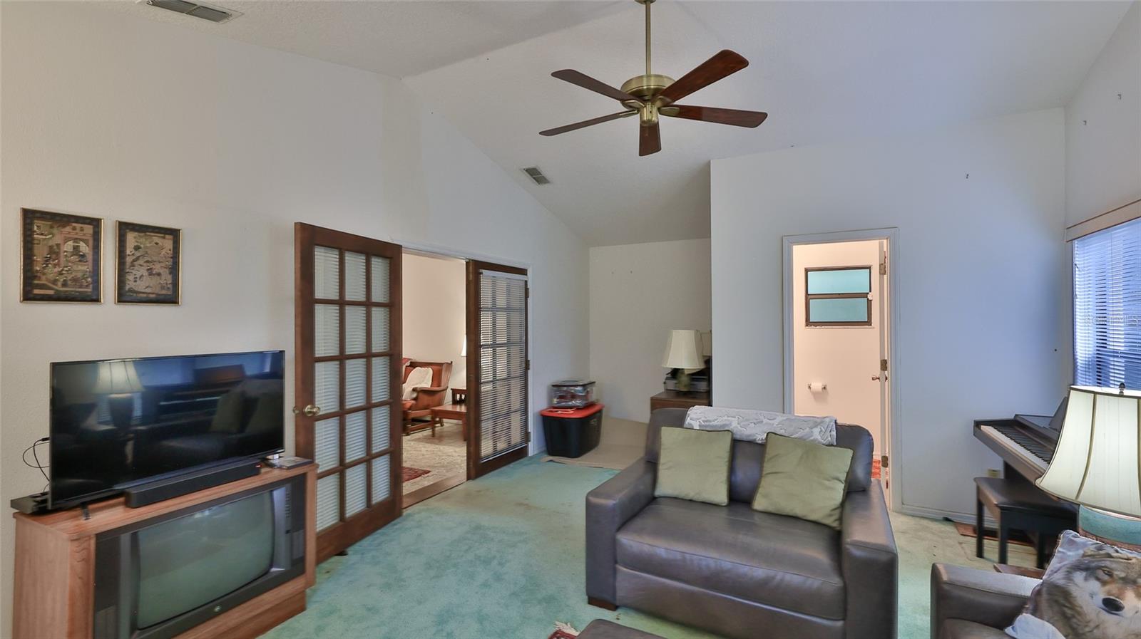 Image 11 of 14 For 3085 Howland Boulevard