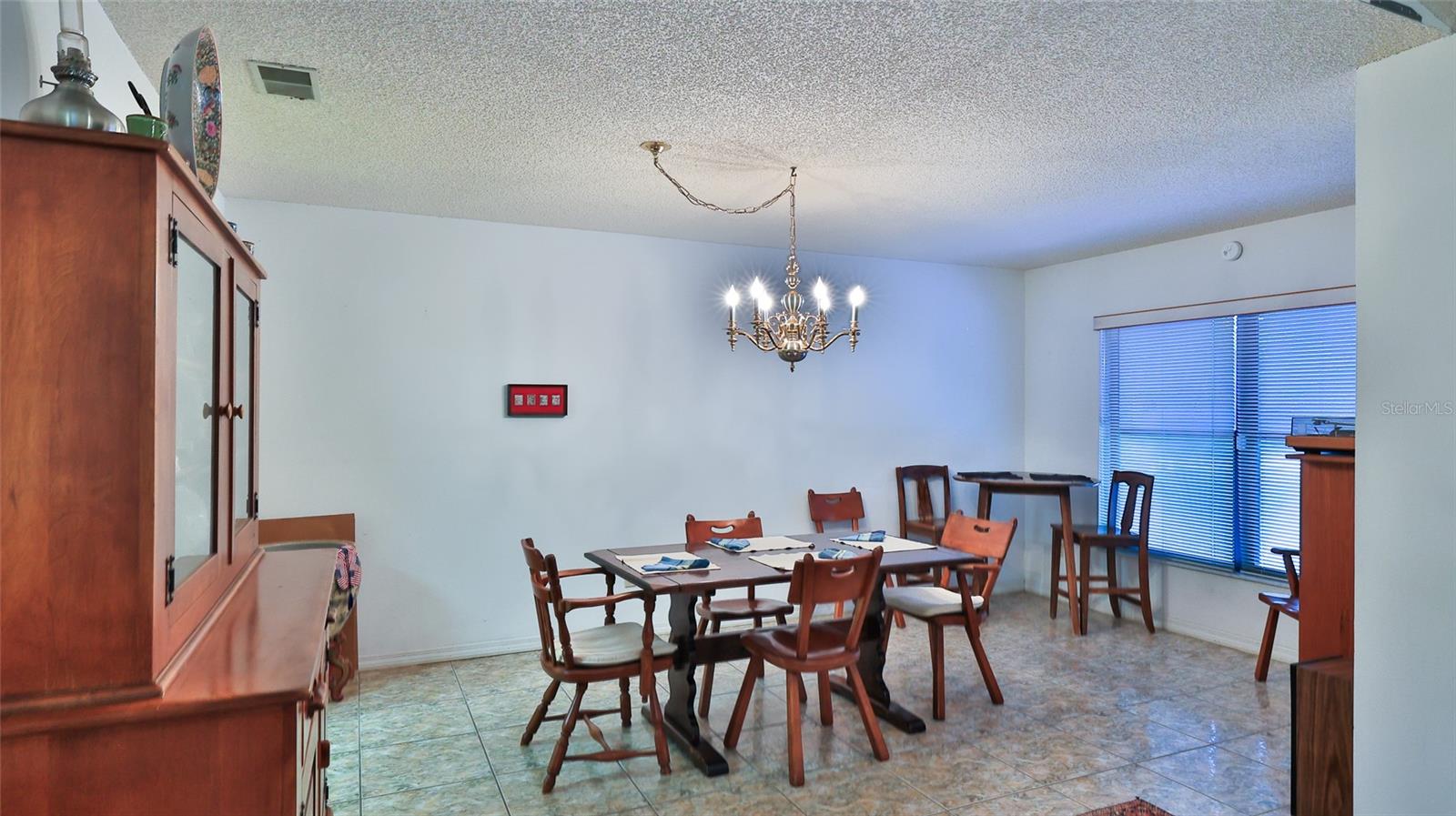 Image 8 of 14 For 3085 Howland Boulevard