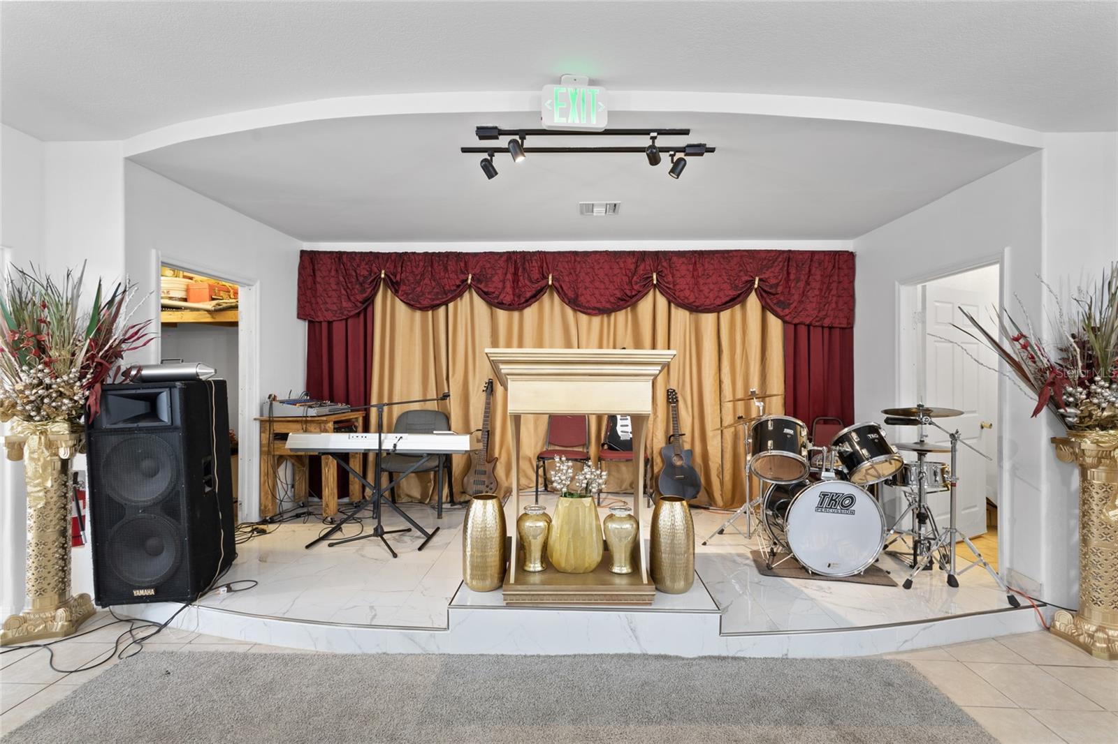 Image 19 of 79 For 106 Beresford Avenue