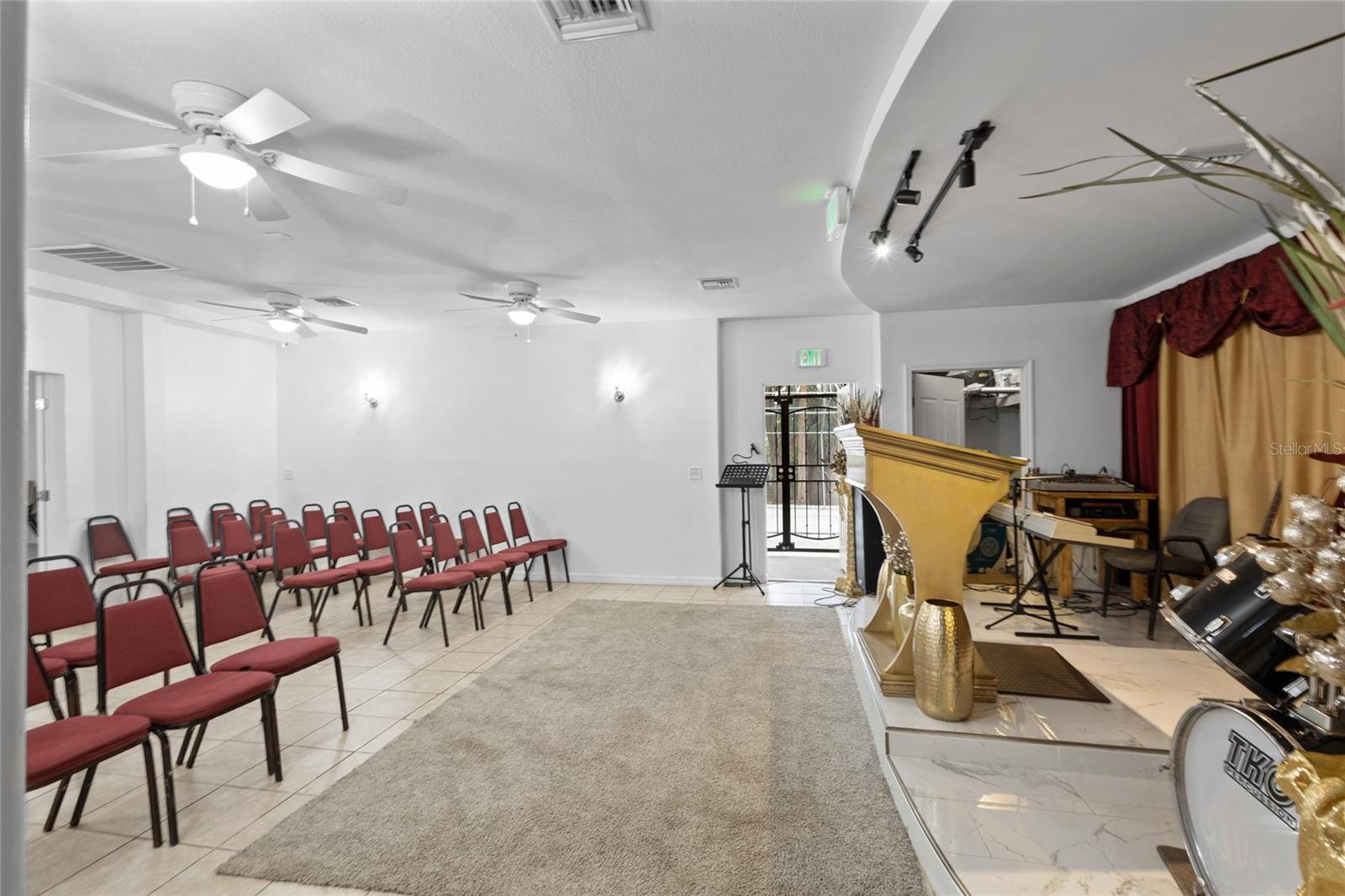 Image 22 of 79 For 106 Beresford Avenue