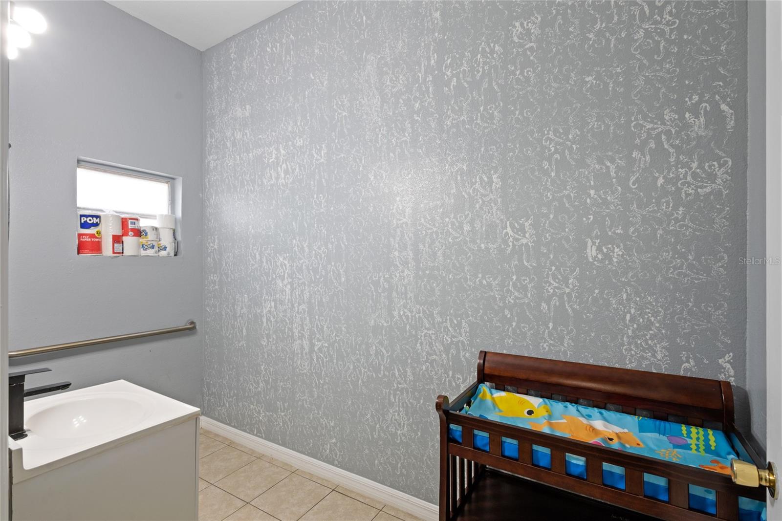 Image 52 of 79 For 106 Beresford Avenue