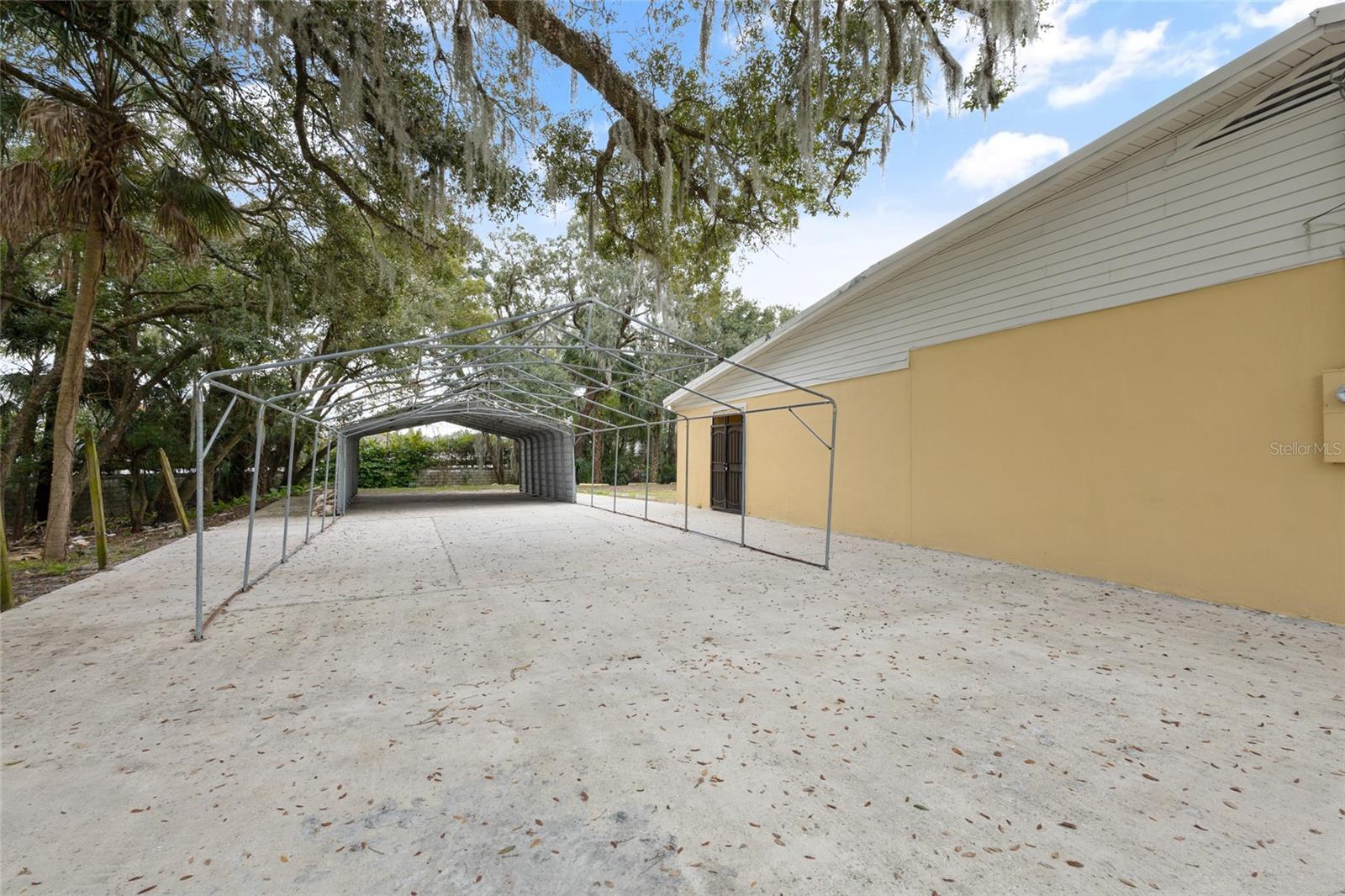 Image 69 of 79 For 106 Beresford Avenue