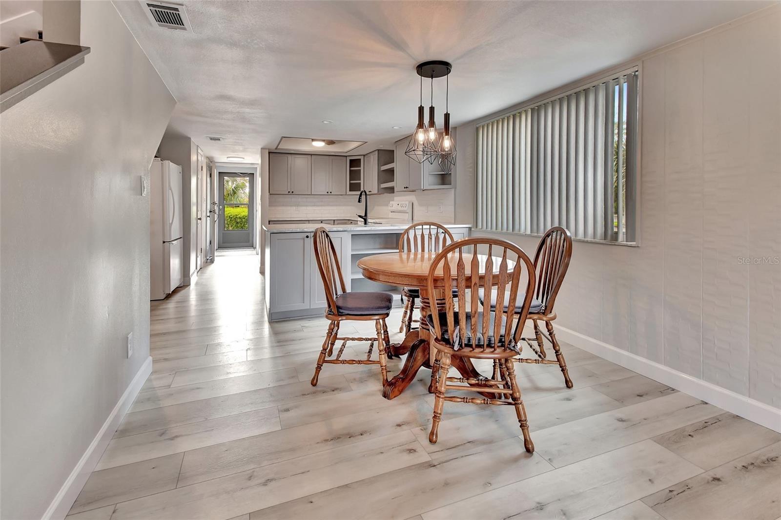 Image 15 of 32 For 2329 River Ridge Road 160