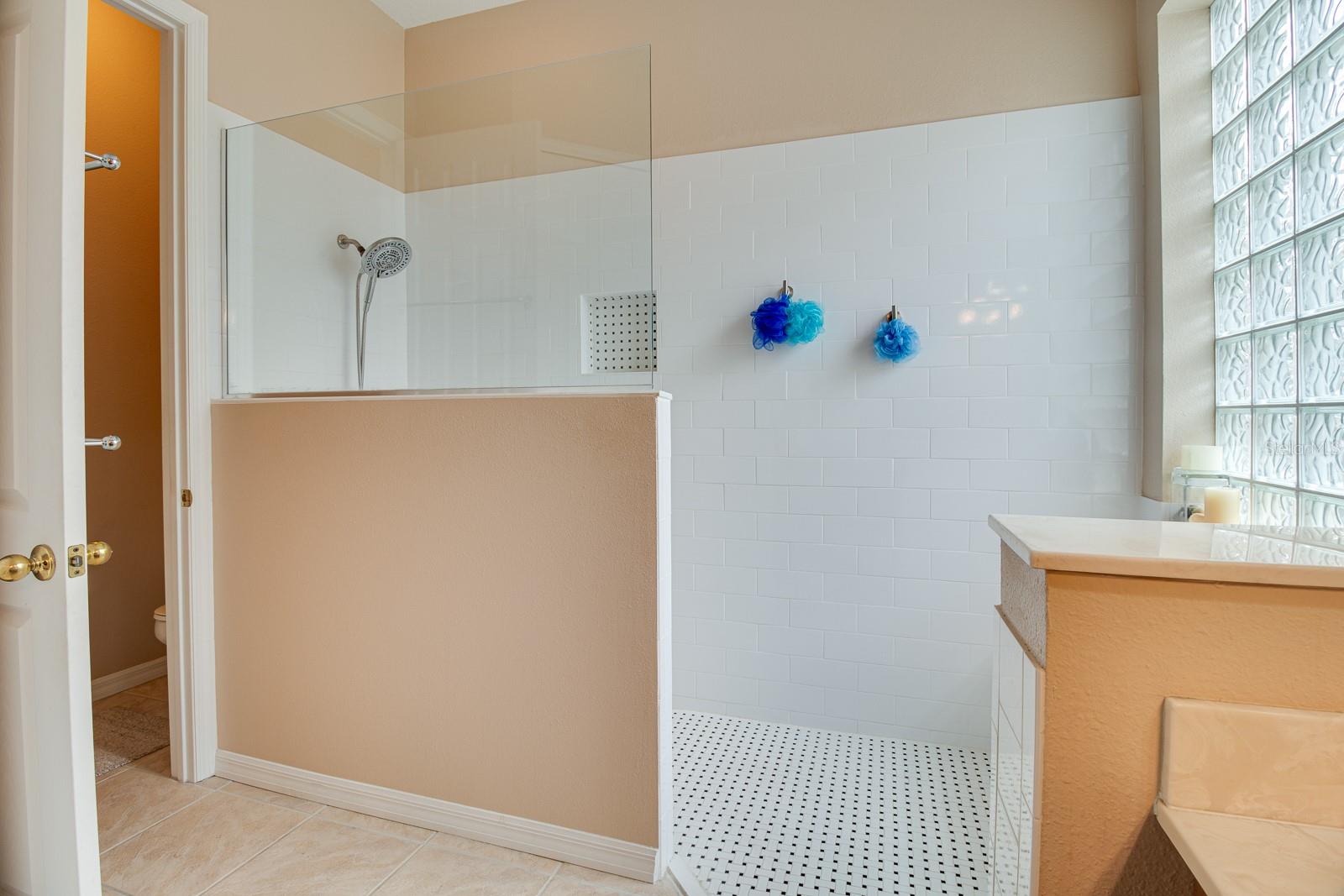 Image 18 of 34 For 615 Newhall Lane