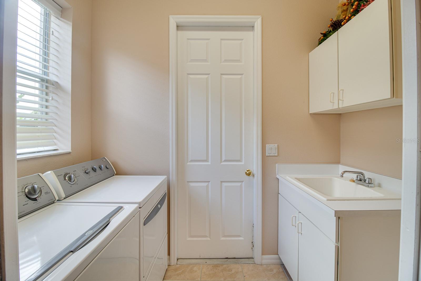 Image 23 of 34 For 615 Newhall Lane