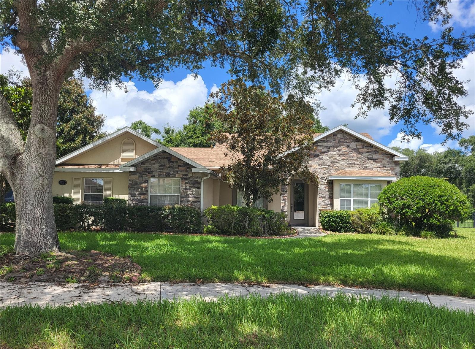 Details for 1072 Ceasars Court, MOUNT DORA, FL 32757