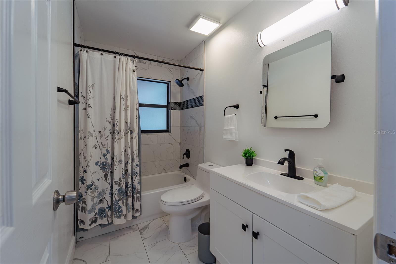 Image 21 of 33 For 1020 Hanford Drive