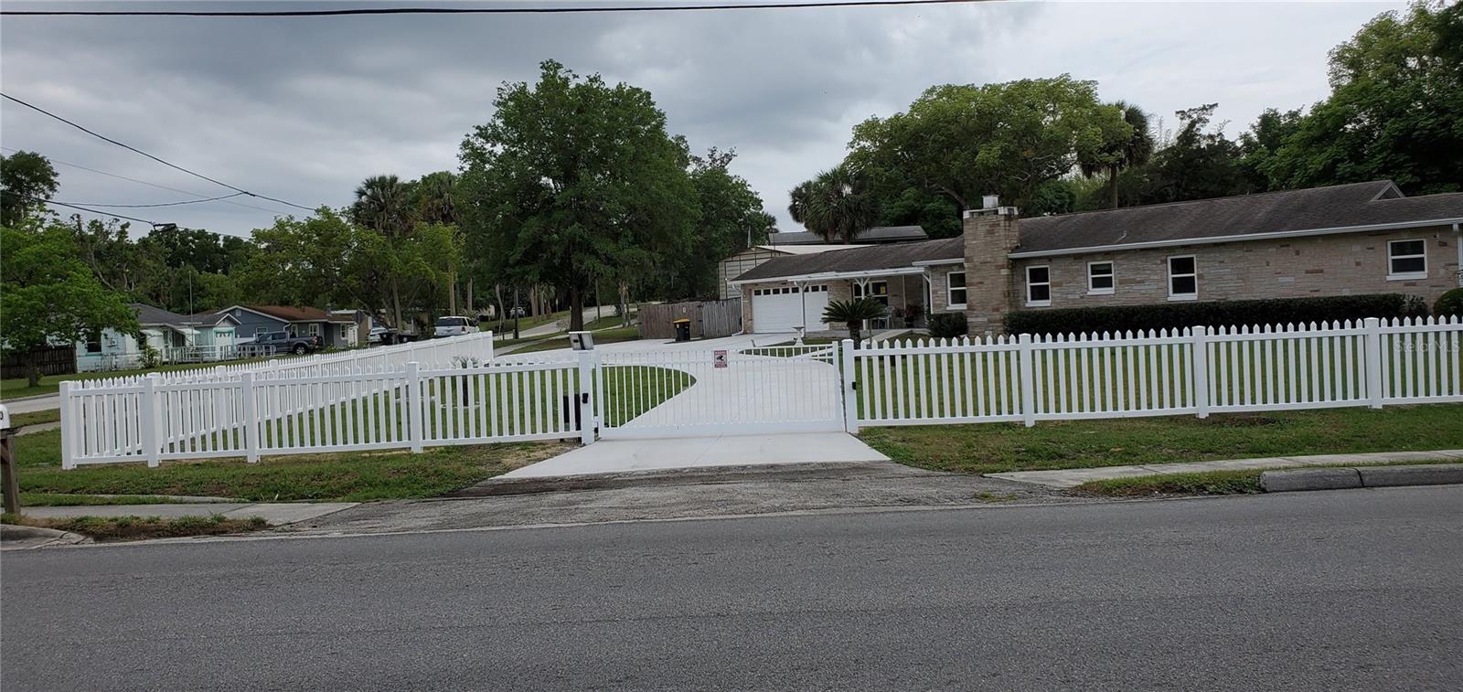 Image 53 of 55 For 400 Graves Avenue