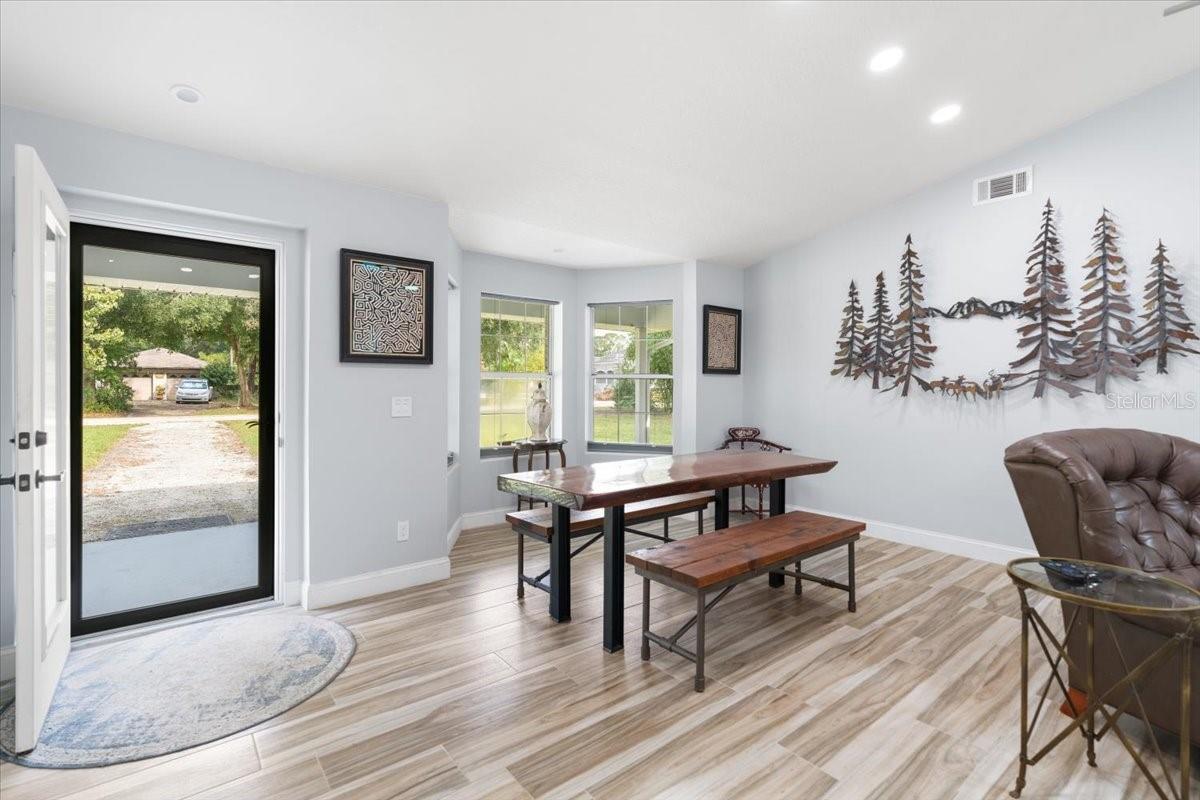 Image 18 of 39 For 4805 Valdine Avenue