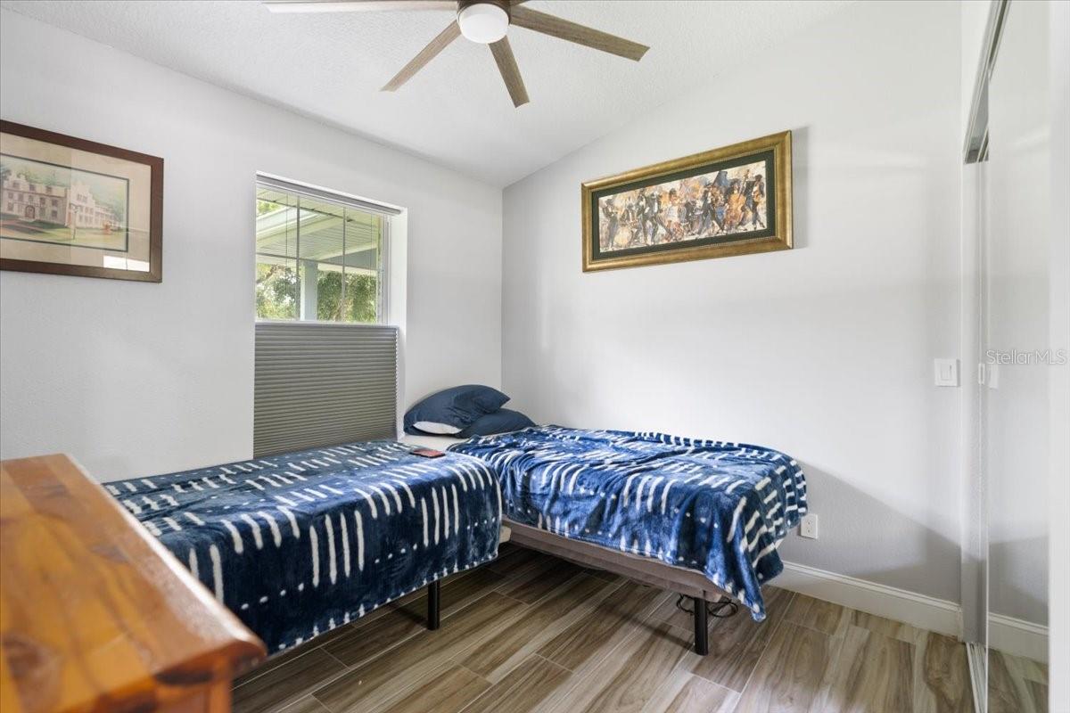 Image 34 of 39 For 4805 Valdine Avenue