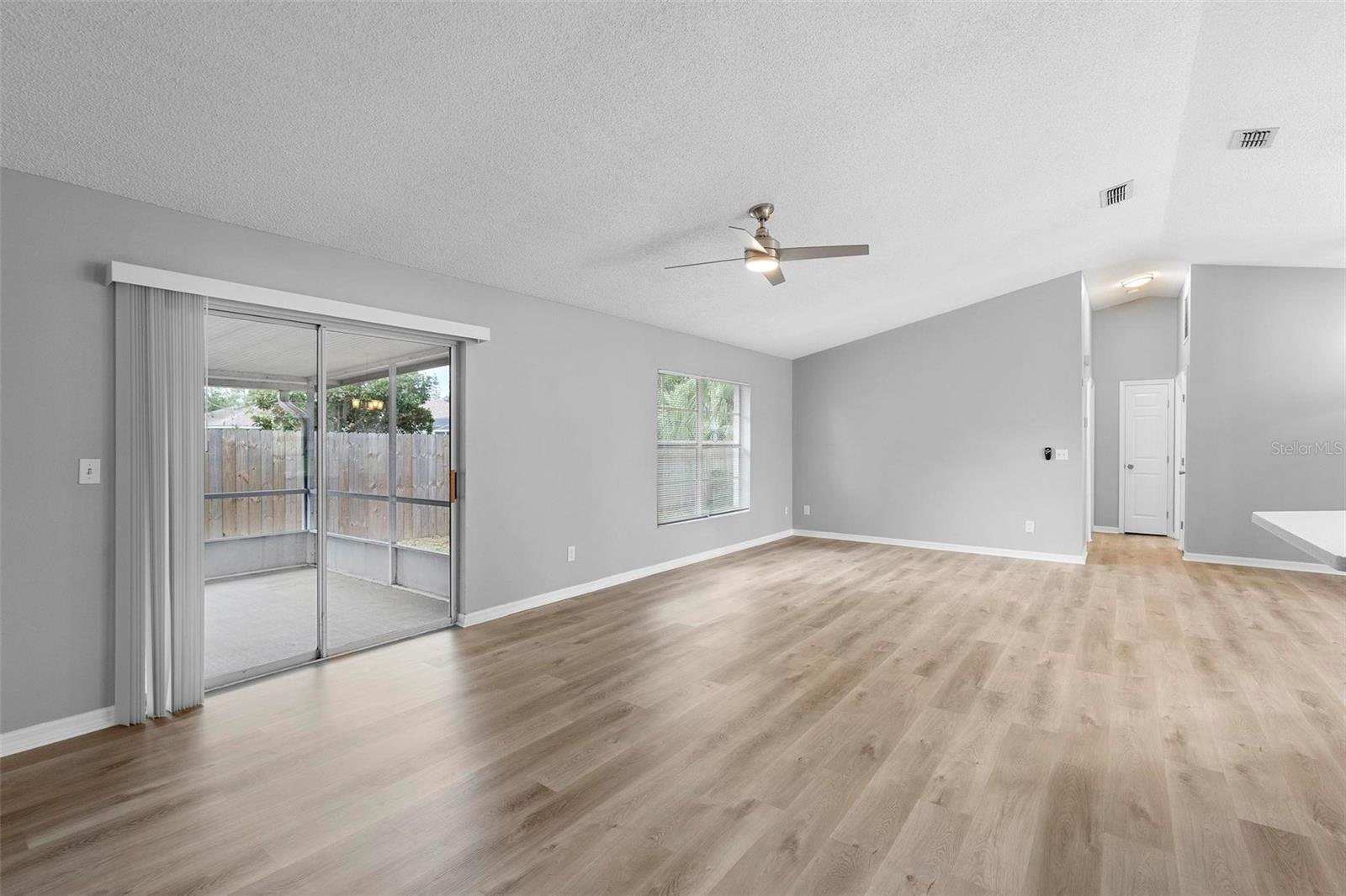 Image 10 of 40 For 2730 Woodland Drive