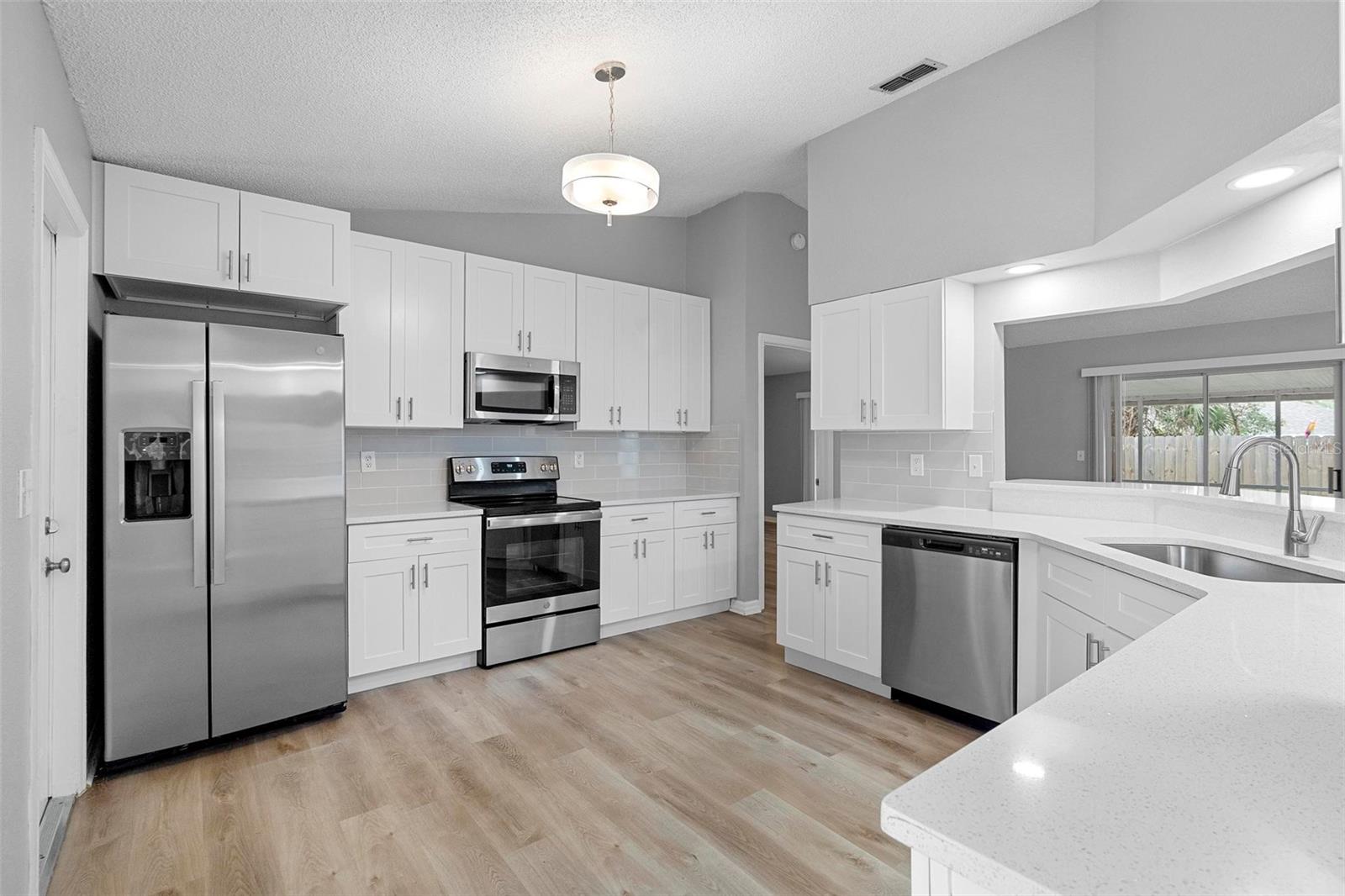 Image 11 of 40 For 2730 Woodland Drive