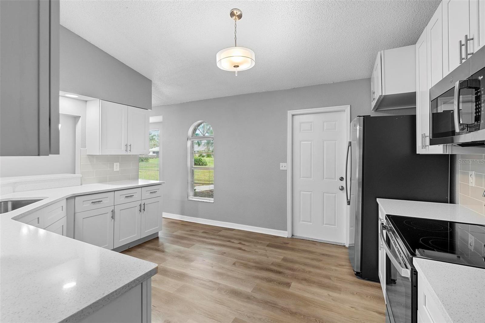 Image 15 of 40 For 2730 Woodland Drive