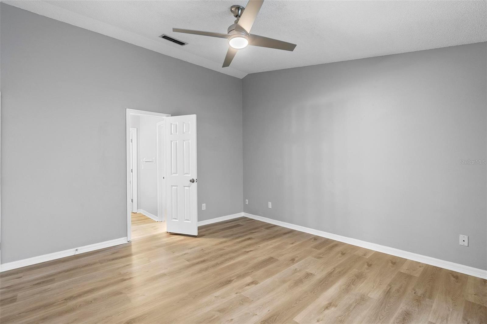 Image 17 of 40 For 2730 Woodland Drive