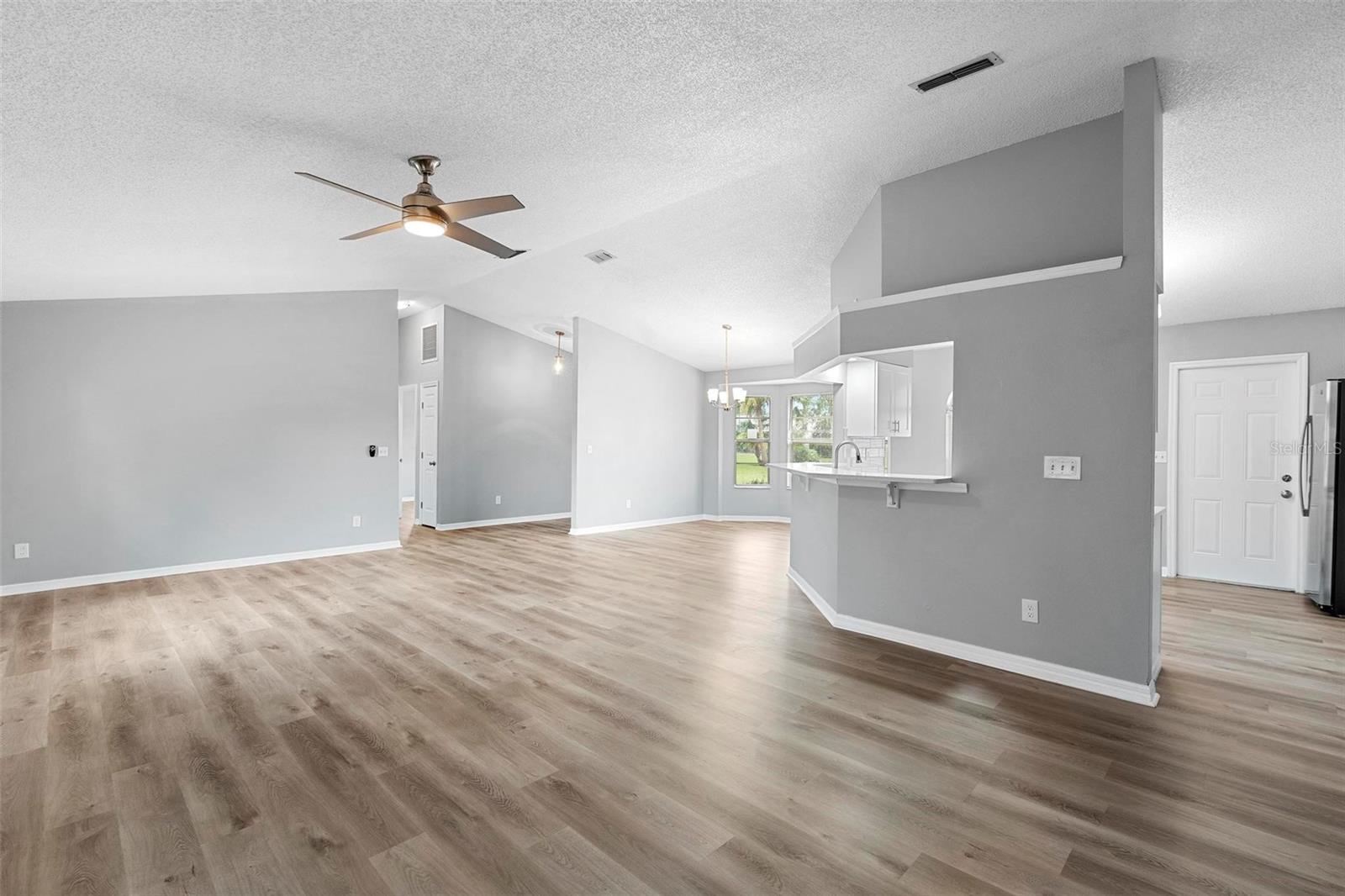 Image 3 of 40 For 2730 Woodland Drive