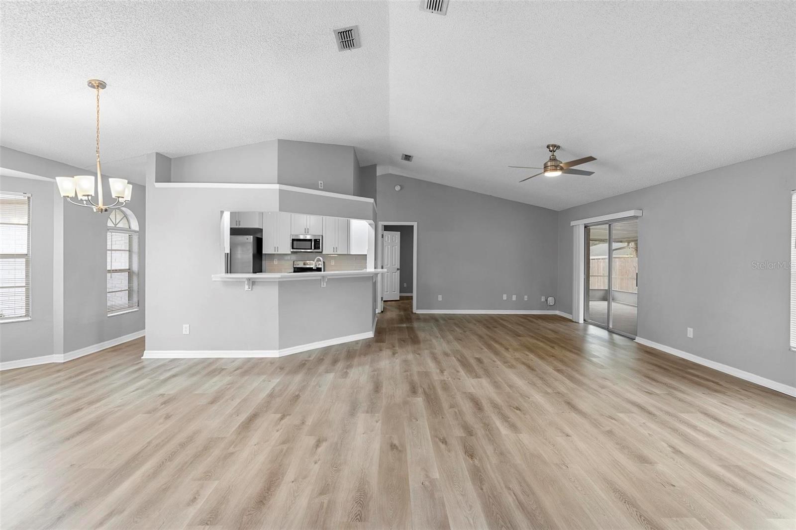 Image 8 of 40 For 2730 Woodland Drive