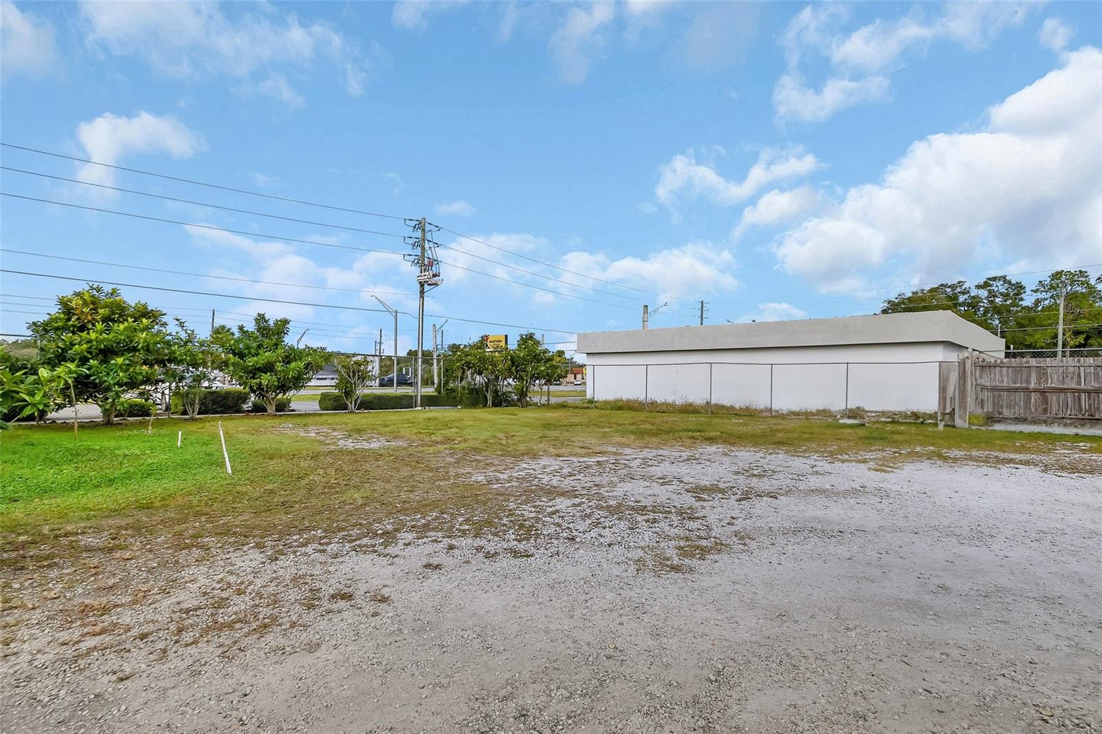 Image 10 of 24 For 1319 Woodland Boulevard