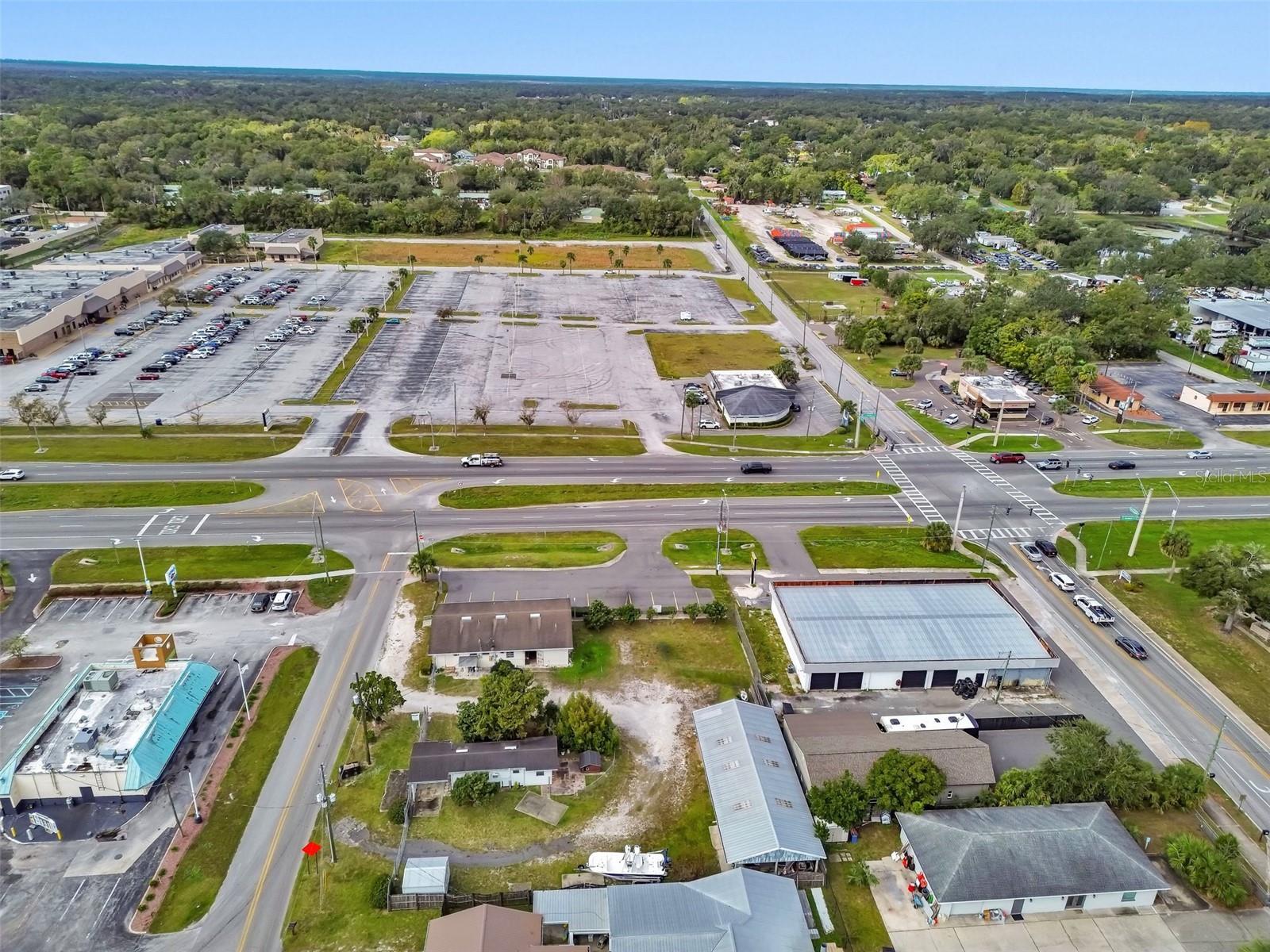Image 19 of 24 For 1319 Woodland Boulevard