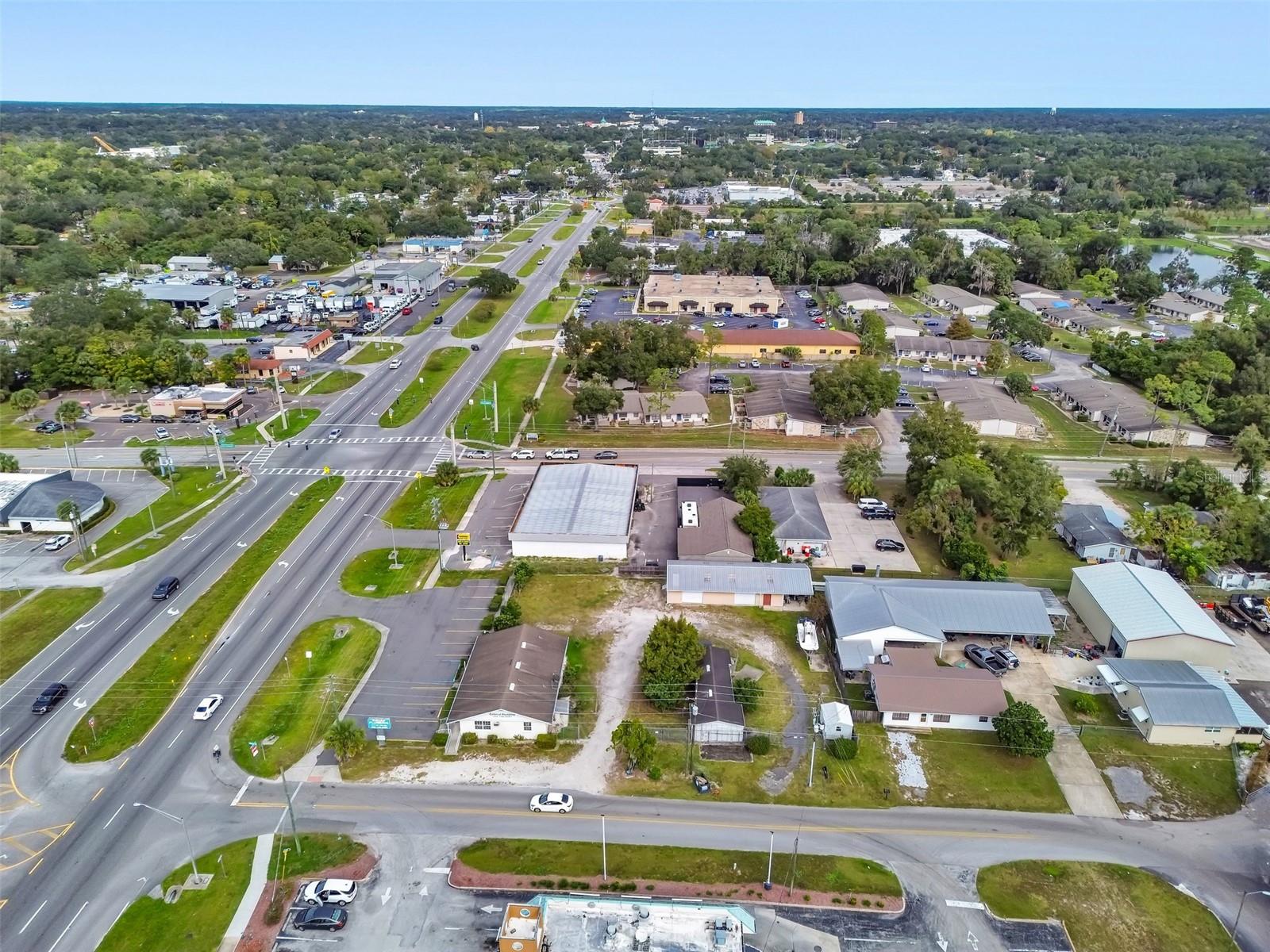 Image 21 of 24 For 1319 Woodland Boulevard