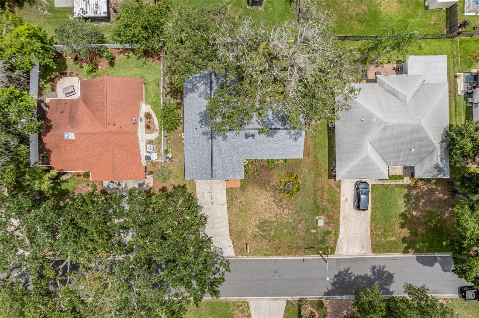 Image 29 of 30 For 779 Victoria Circle E