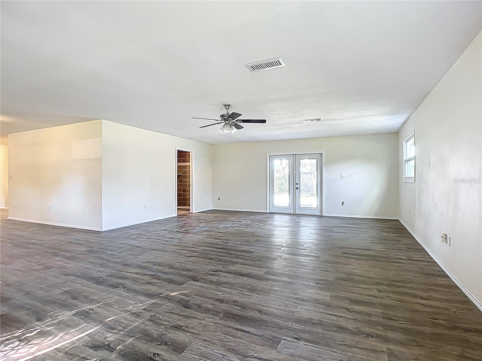 Image 11 of 43 For 2129 Lime Tree Drive