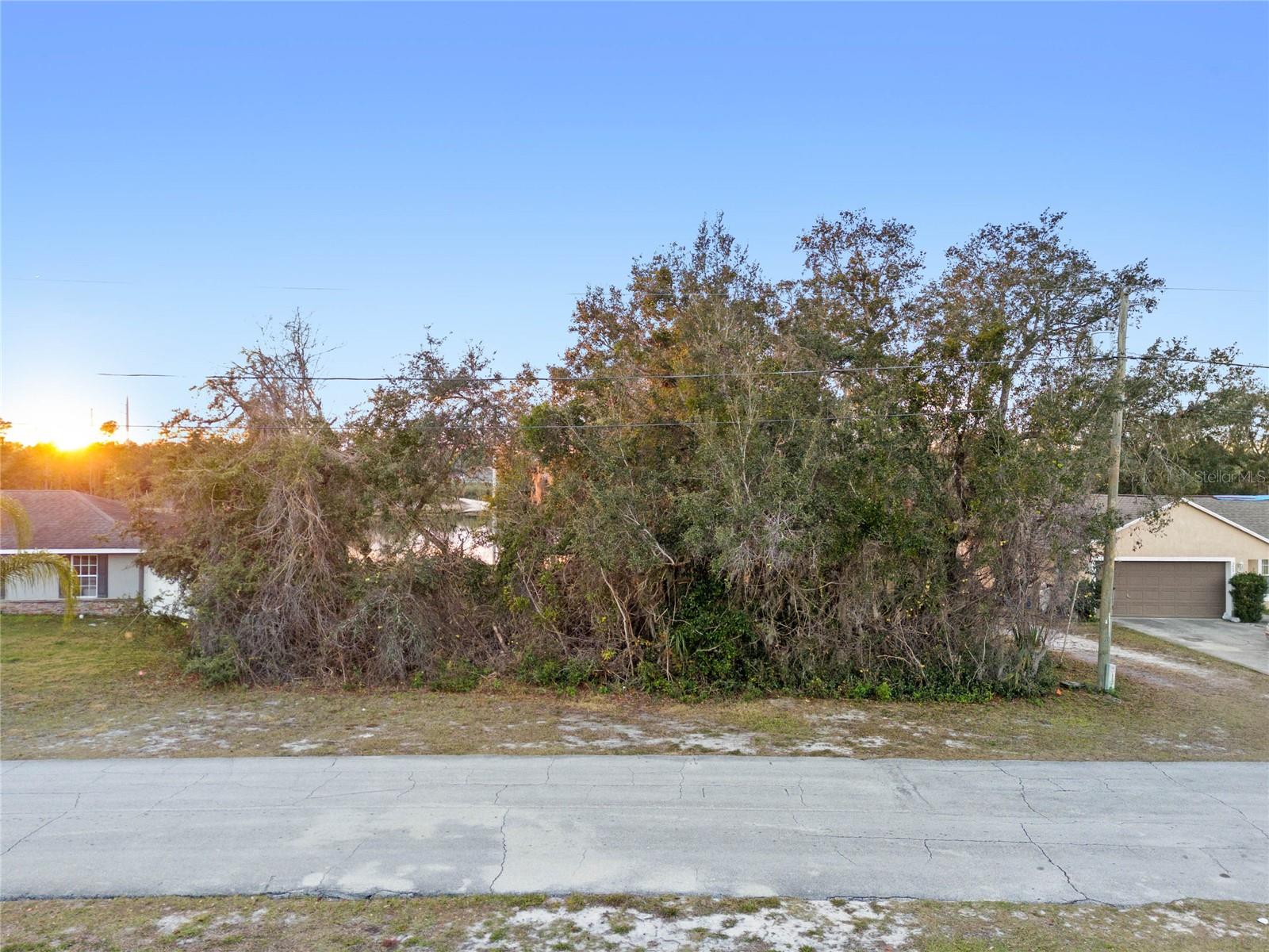Image 2 of 26 For 2599 Hillview Circle