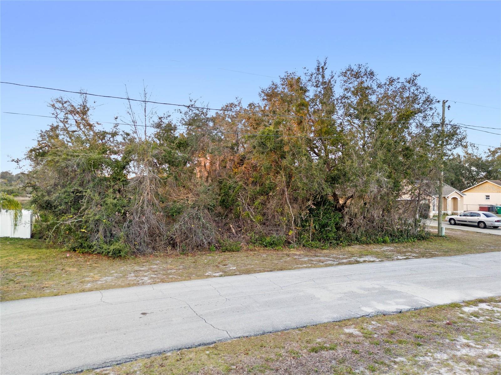 Image 3 of 26 For 2599 Hillview Circle