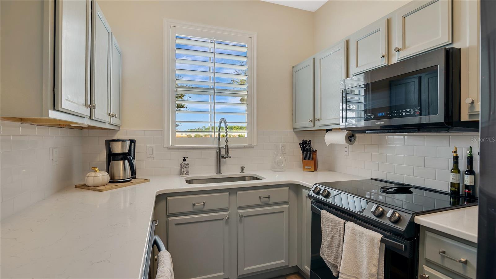 Image 9 of 21 For 221 Aston Grande Drive