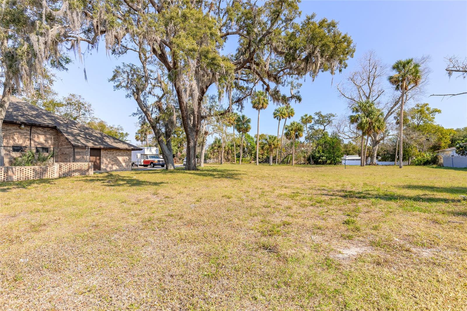 Image 6 of 16 For 631 Ridgewood Avenue