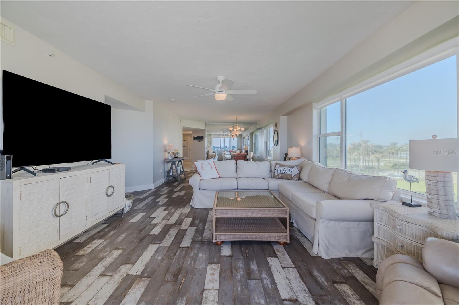 Image 10 of 51 For 4631 Atlantic Avenue S 8201