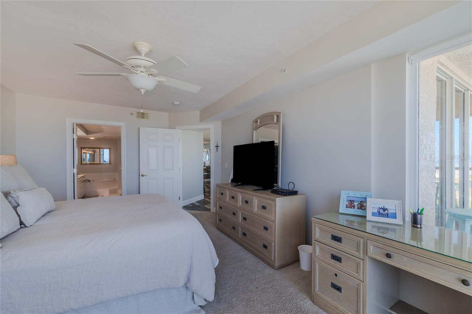Image 18 of 51 For 4631 Atlantic Avenue S 8201