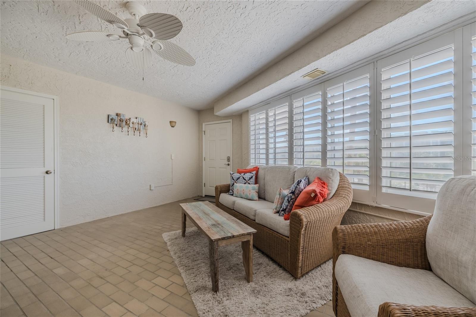 Image 4 of 51 For 4631 Atlantic Avenue S 8201