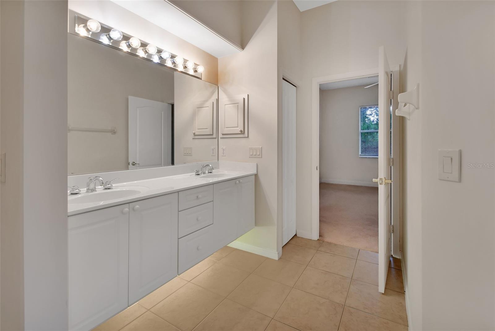 Image 18 of 42 For 1429 Carlow Circle