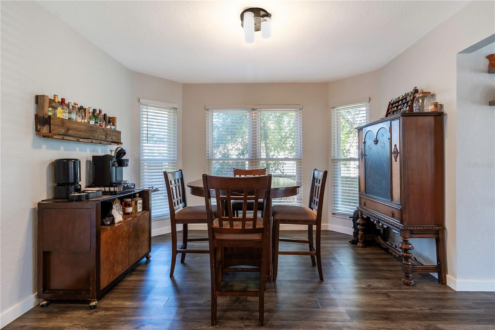 Image 17 of 37 For 2057 Hillview Circle