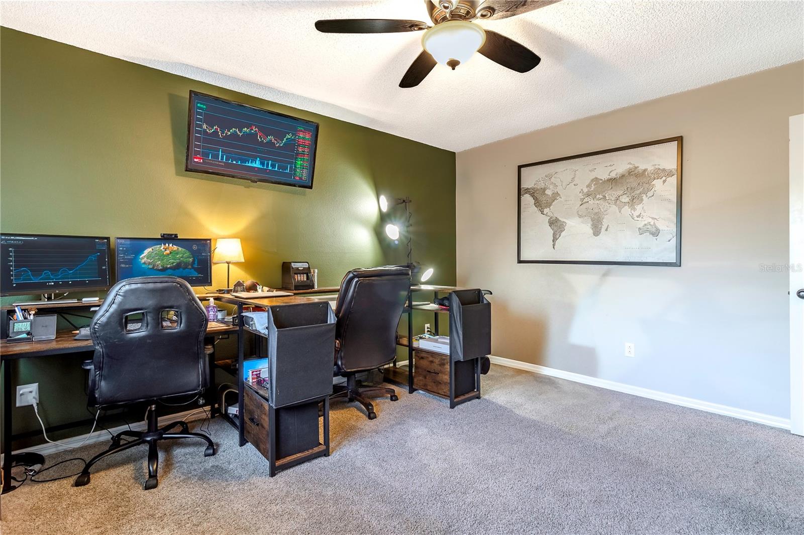 Image 25 of 37 For 2057 Hillview Circle
