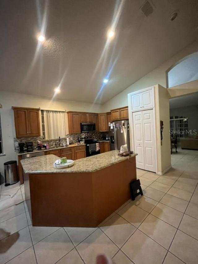 Image 4 of 13 For 2238 Windcrest Lake Circle