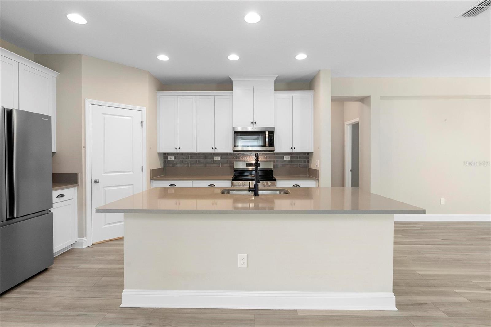 Image 7 of 42 For 123 Nighthawk Lane