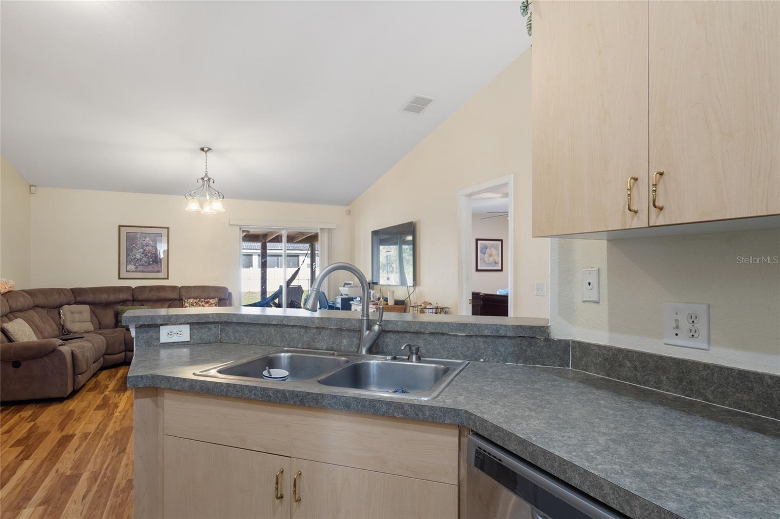 Image 12 of 28 For 723 Pelican Court