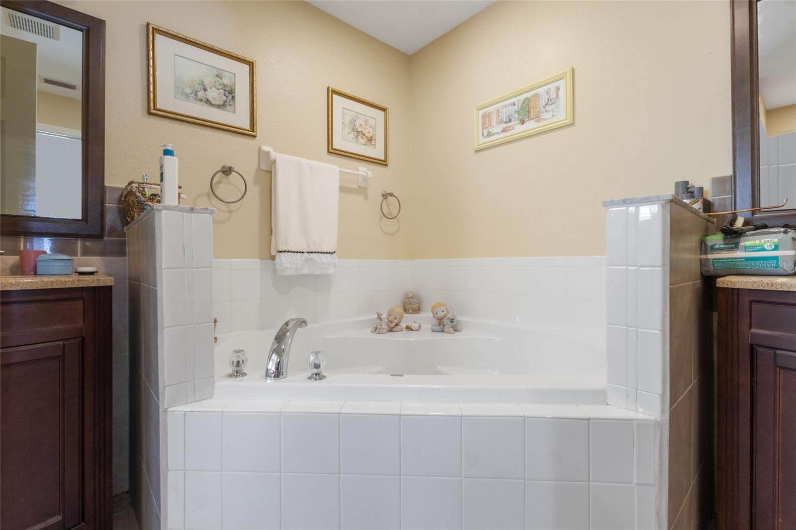 Image 20 of 28 For 723 Pelican Court