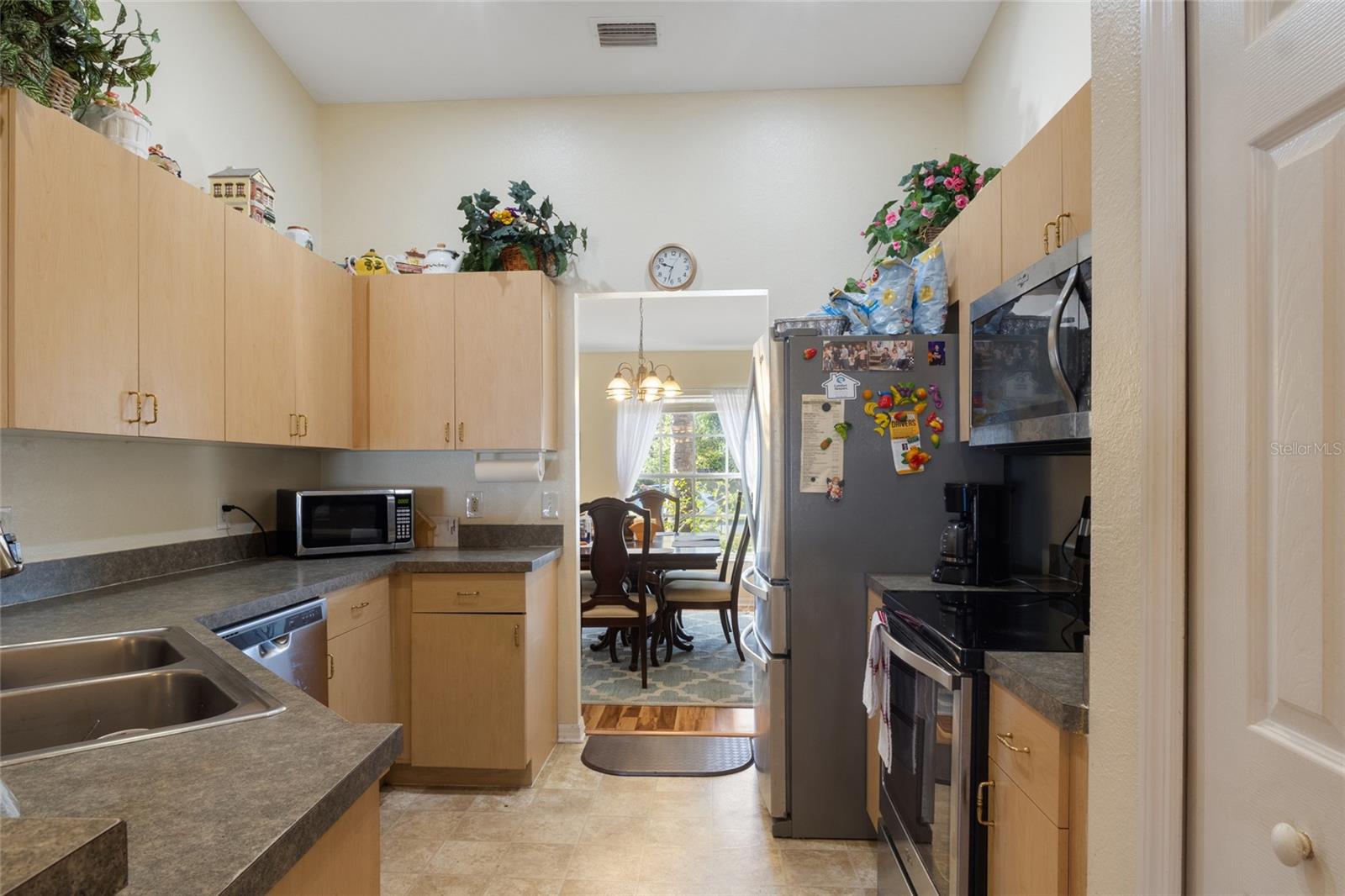 Image 9 of 28 For 723 Pelican Court