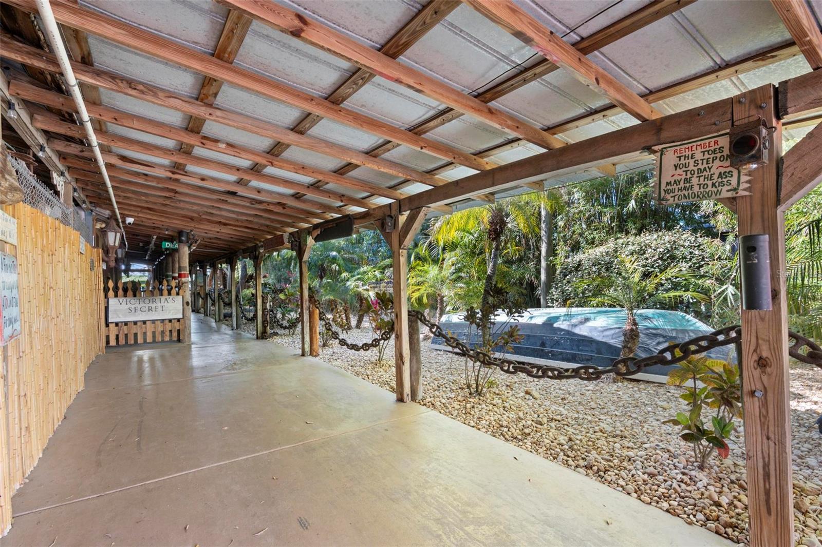 Image 15 of 54 For 5993 Ridgewood Avenue