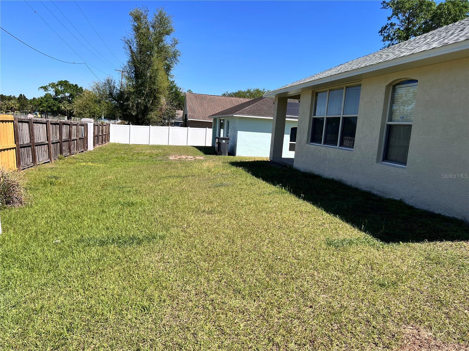 Image 11 of 84 For 418 Henderson Avenue