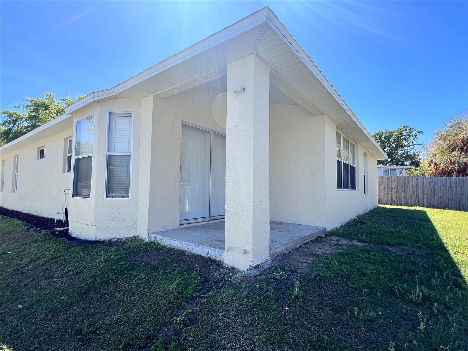 Image 13 of 84 For 418 Henderson Avenue